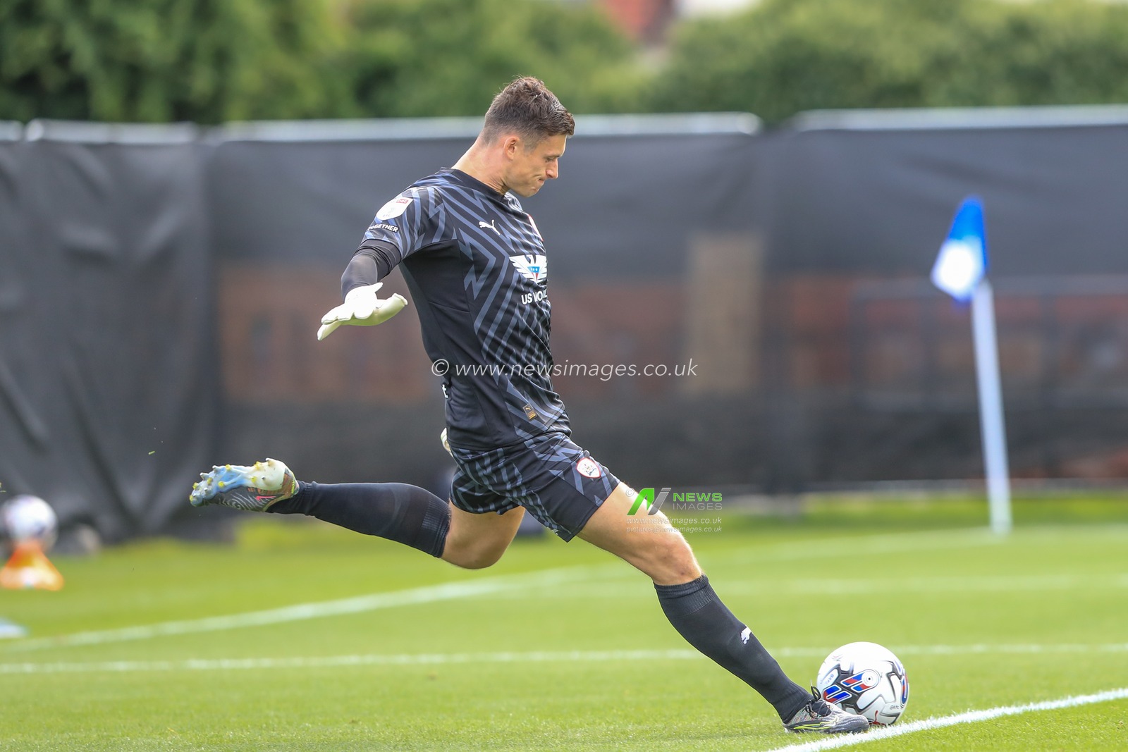 Liam Roberts #1 of Barnsley takes a goal kick during the Sky Bet League 1 match Bristol Rovers vs Barnsley at Memorial Stadium, Bristol, United Kingdom, 12th August 2023

(Photo by Alfie Cosgrove/News Images)