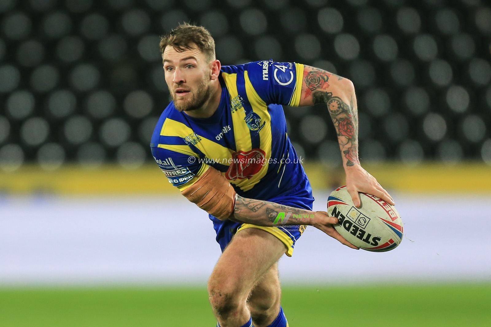 12th March 2020, KCOM Stadium, Hull, England; Betfred Super League, Hull FC v Warrington Wolves : match image Daryl Clark (9) of Warrington Wolves