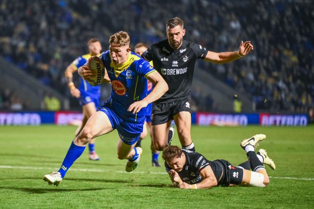 Matty Nicholson of Warrington Wolves goes over for a try during the Betfred Super League Round 27 match Warrington Wolves vs London Broncos at Halliwell Jones Stadium, Warrington, United Kingdom, 20th September 2024

(Photo by Craig Thomas/News Images)