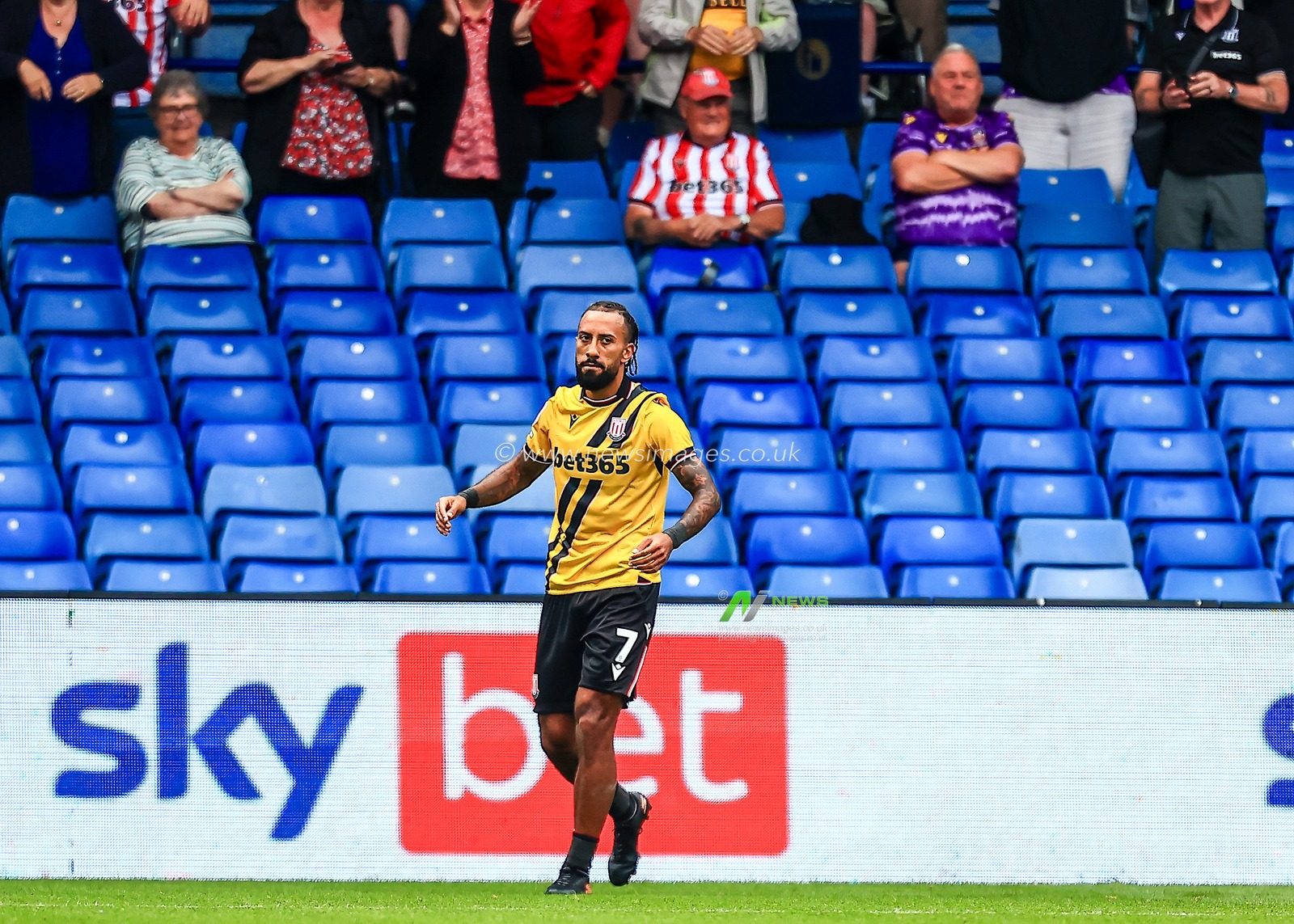 Sorba Thomas of Stoke City celebrates during the Sky Bet Championship match Sheffield Wednesday vs Stoke City at Hillsborough, Sheffield, United Kingdom, 16th August 2025

(Photo by Richard Bierton/News Images)