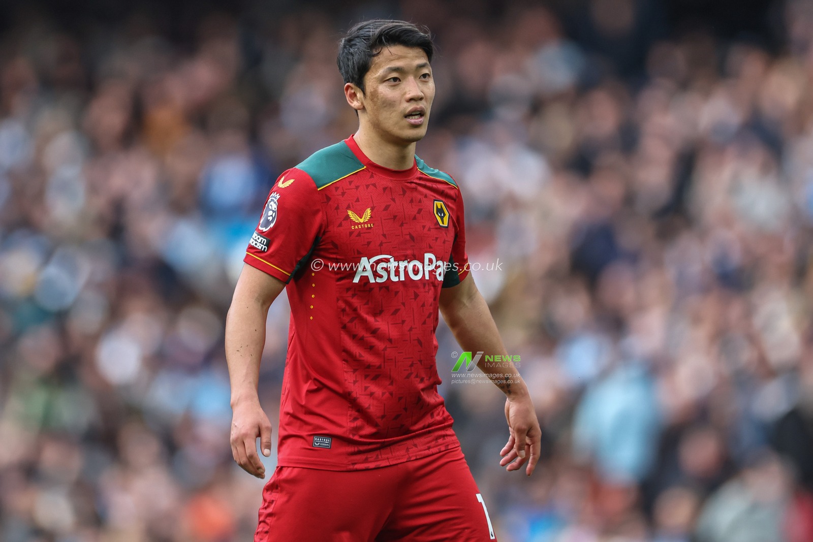 Hwang Hee-Chan of Wolverhampton Wanderers during the Premier League match Manchester City vs Wolverhampton Wanderers at Etihad Stadium, Manchester, United Kingdom, 4th May 2024

(Photo by Mark Cosgrove/News Images)