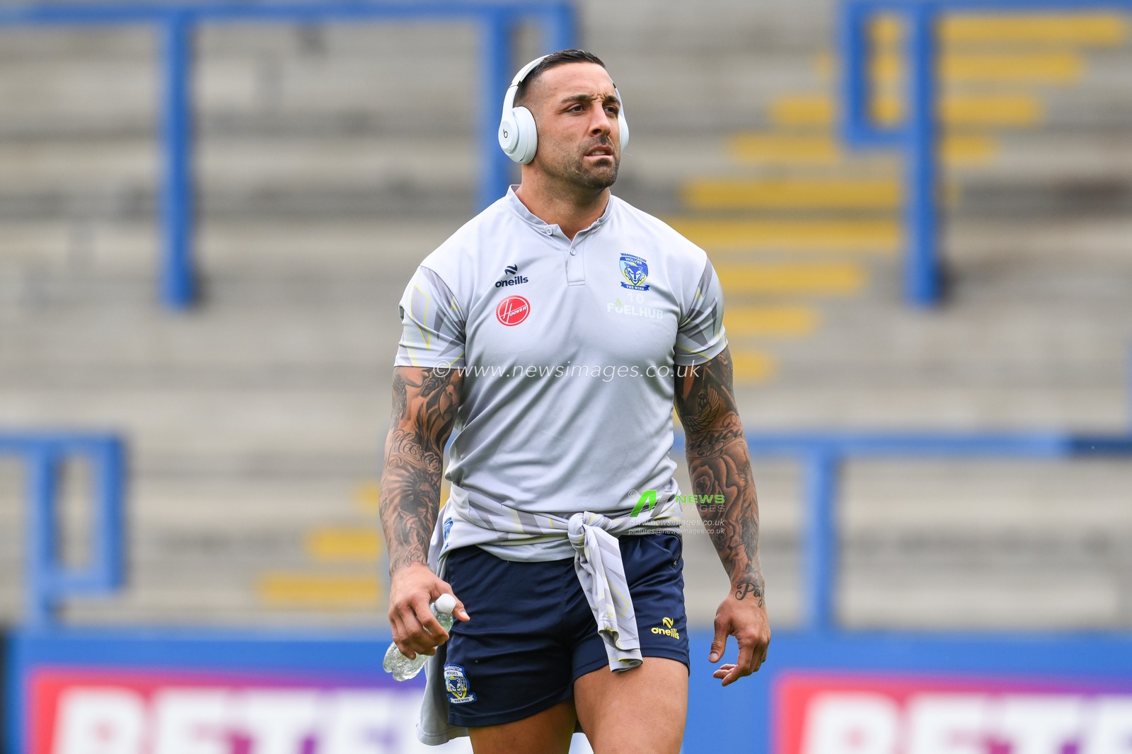 Paul Vaughan of Warrington Wolves arrives ahead of during the Betfred Super League Round 17 match Warrington Wolves vs Leeds Rhinos at Halliwell Jones Stadium, Warrington, United Kingdom, 11th July 2024

(Photo by Craig Thomas/News Images)