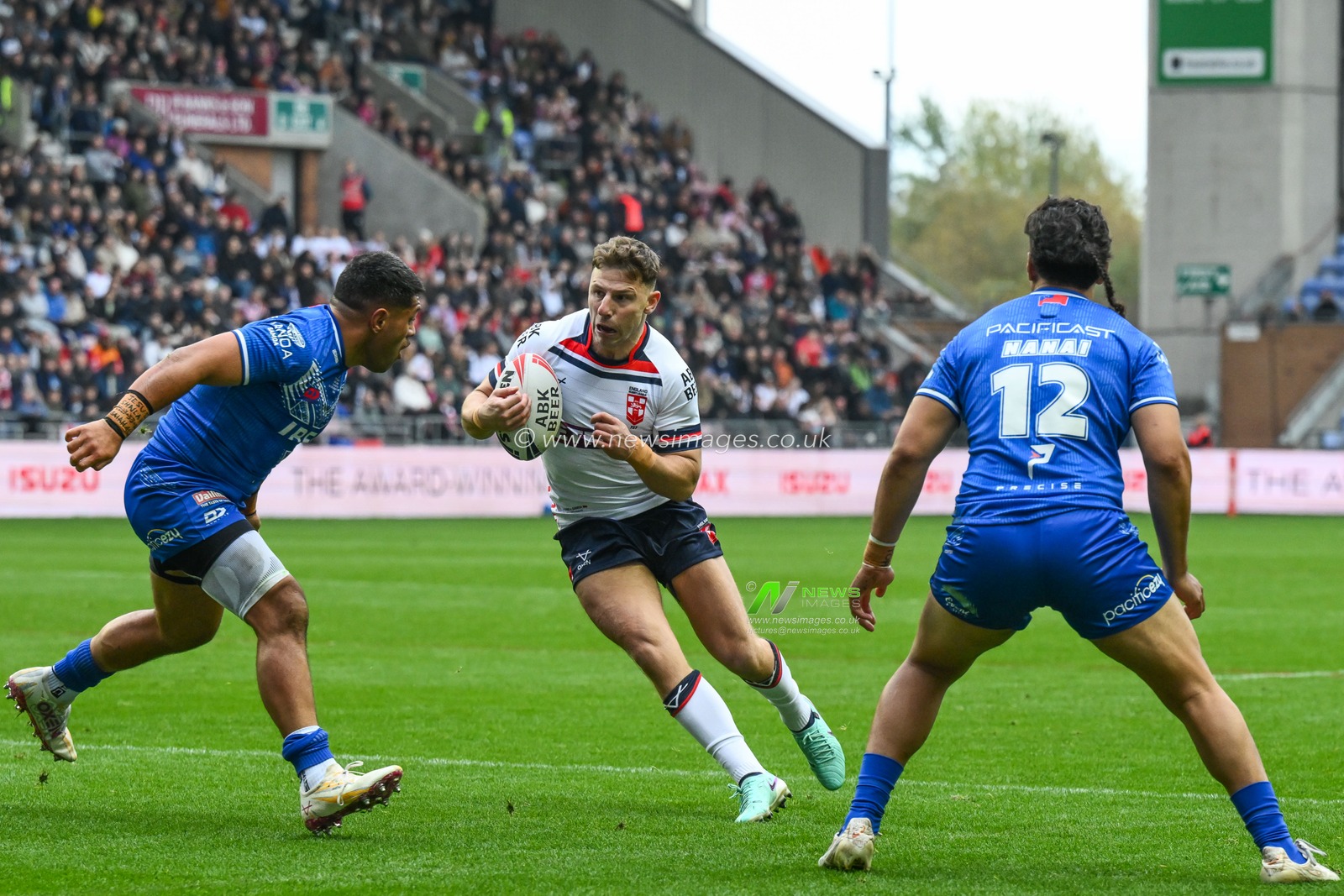 George Williams of England makes a break during the ABK Beer Internationals Series match England vs Samoa at The Brick Community Stadium, Wigan, United Kingdom, 27th October 2024

(Photo by Craig Thomas/News Images)