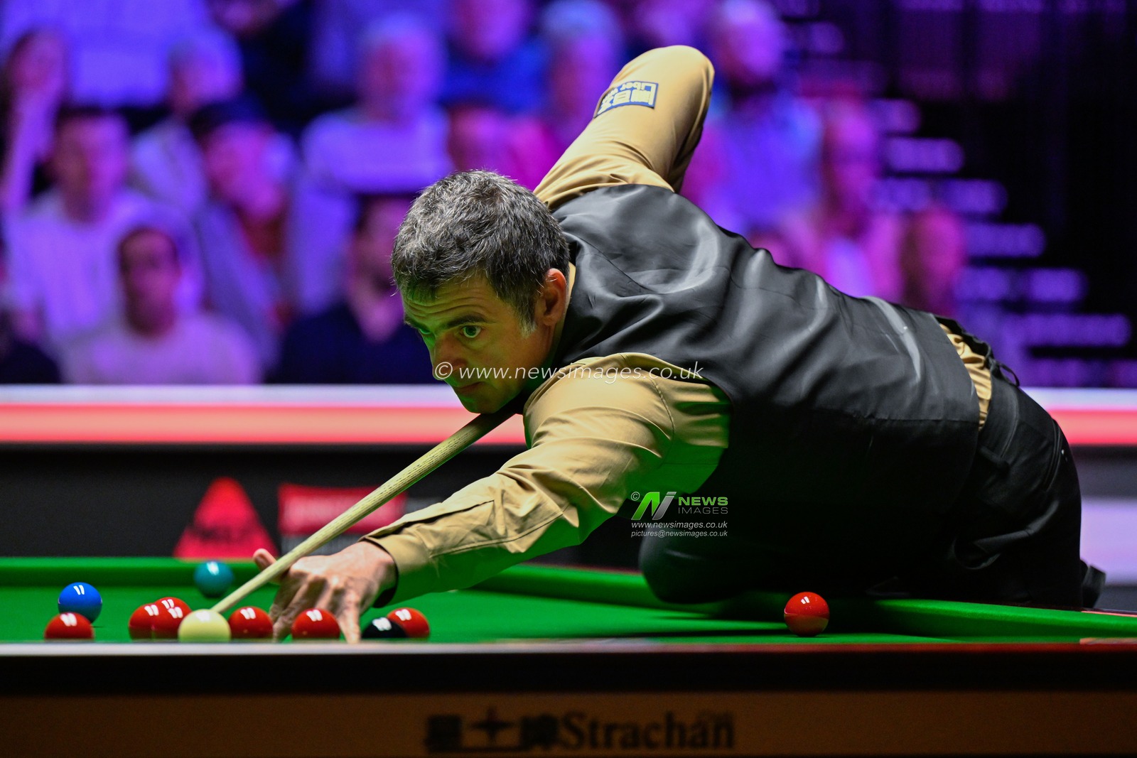 Ronnie O'Sullivan takes a shot, during the Johnstoneâ€™s Paint Tour Championships at Manchester Central, Manchester, United Kingdom, 5th April 2024

(Photo by Cody Froggatt/News Images)