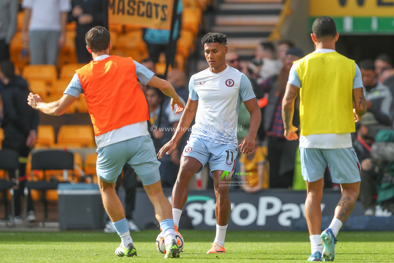 Ollie Watkins #11 of Aston Villa during the pre-game warm up ahead of the Premier League match Wolverhampton Wanderers vs Aston Villa at Molineux, Wolverhampton, United Kingdom, 8th October 2023

(Photo by Gareth Evans/News Images)