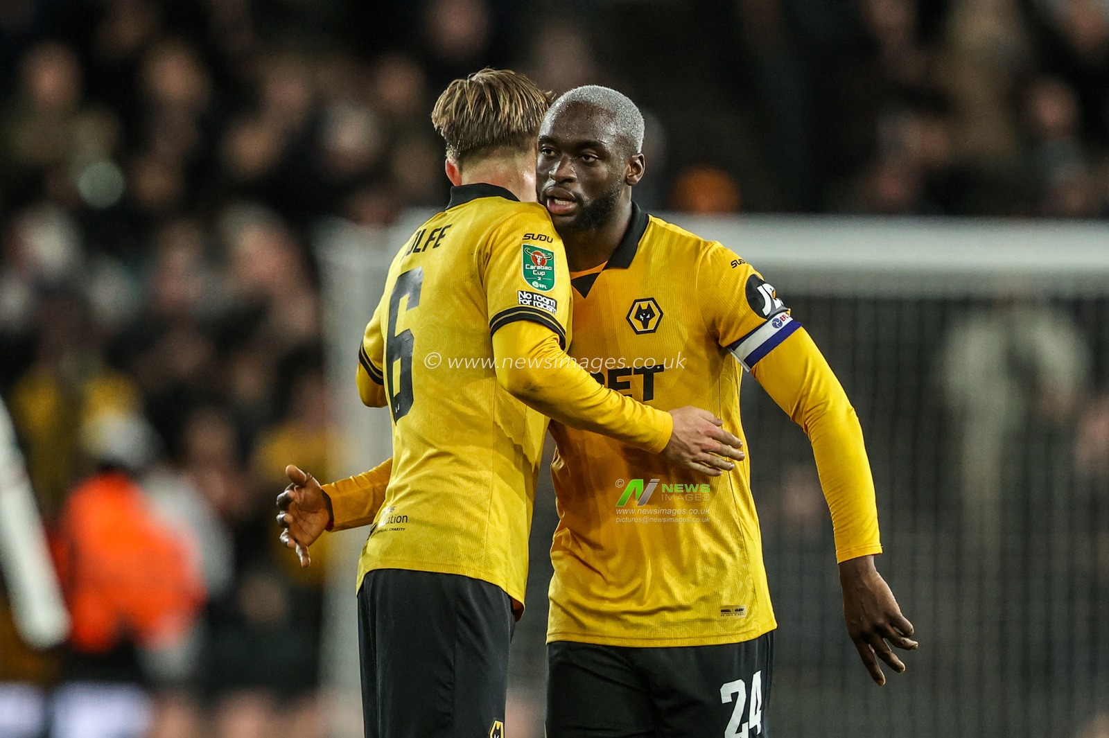 David Møller Wolfe of Wolverhampton Wanderers celebrates his goal to make it 2-3 during the Carabao Cup Last 16 Wolverhampton Wanderers vs Chelsea at Molineux, Wolverhampton, United Kingdom, 29th October 2025

(Photo by Alfie Cosgrove/News Images)

*** GER AUT SUI OUT ***
