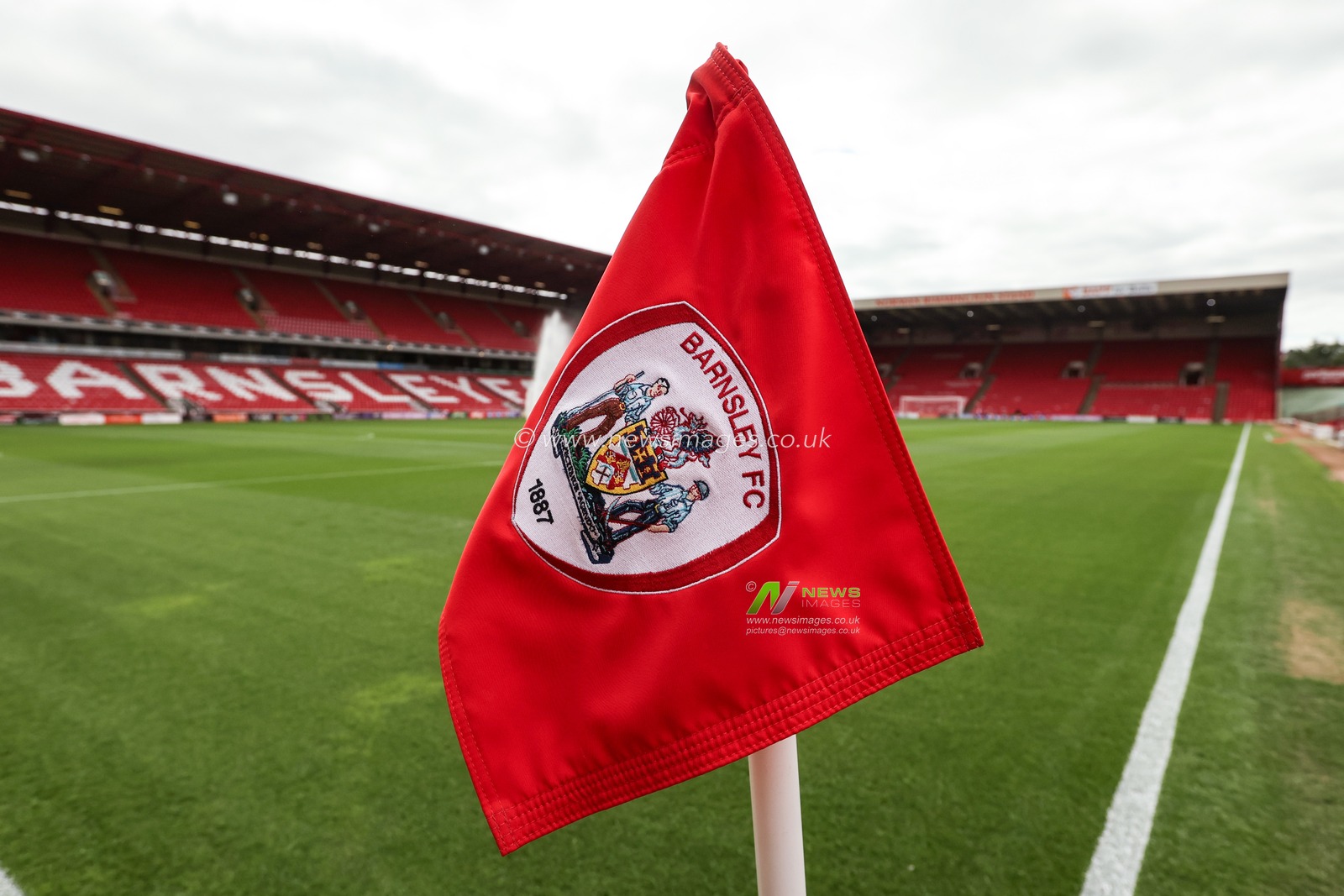 A general view of the Barnsley corner flag ahead of the Sky Bet League One match Barnsley vs Bromley at Oakwell, Barnsley, United Kingdom on 15 August 2026

(Photo by Alfie Cosgrove/News Images)