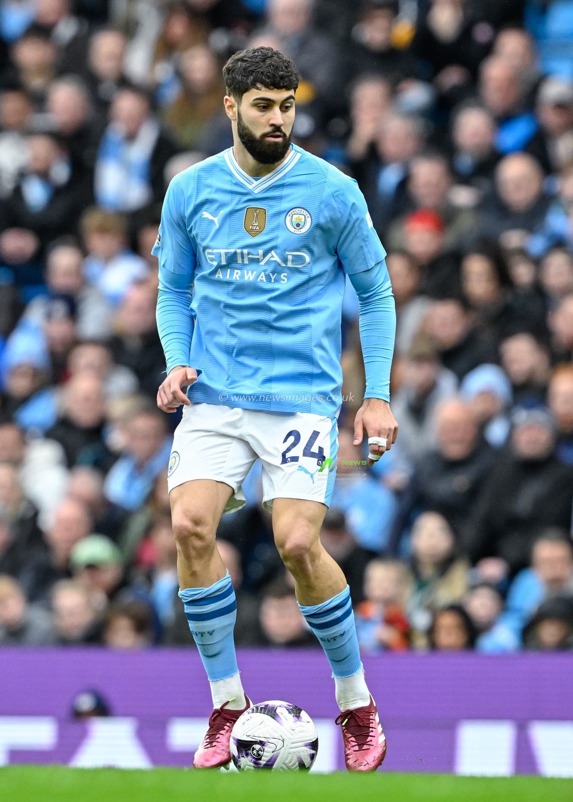 JoÅ¡ko Gvardiol of Manchester City in action, during the Premier League match Manchester City vs Luton Town at Etihad Stadium, Manchester, United Kingdom, 13th April 2024

(Photo by Cody Froggatt/News Images)