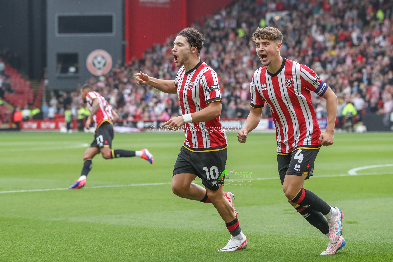 Callum O'Hare of Sheffield United celebrates his goal to make it 1-0 during the Sky Bet Championship match Sheffield United vs Watford at Bramall Lane, Sheffield, United Kingdom, 1st September 2024

(Photo by Alfie Cosgrove/News Images)