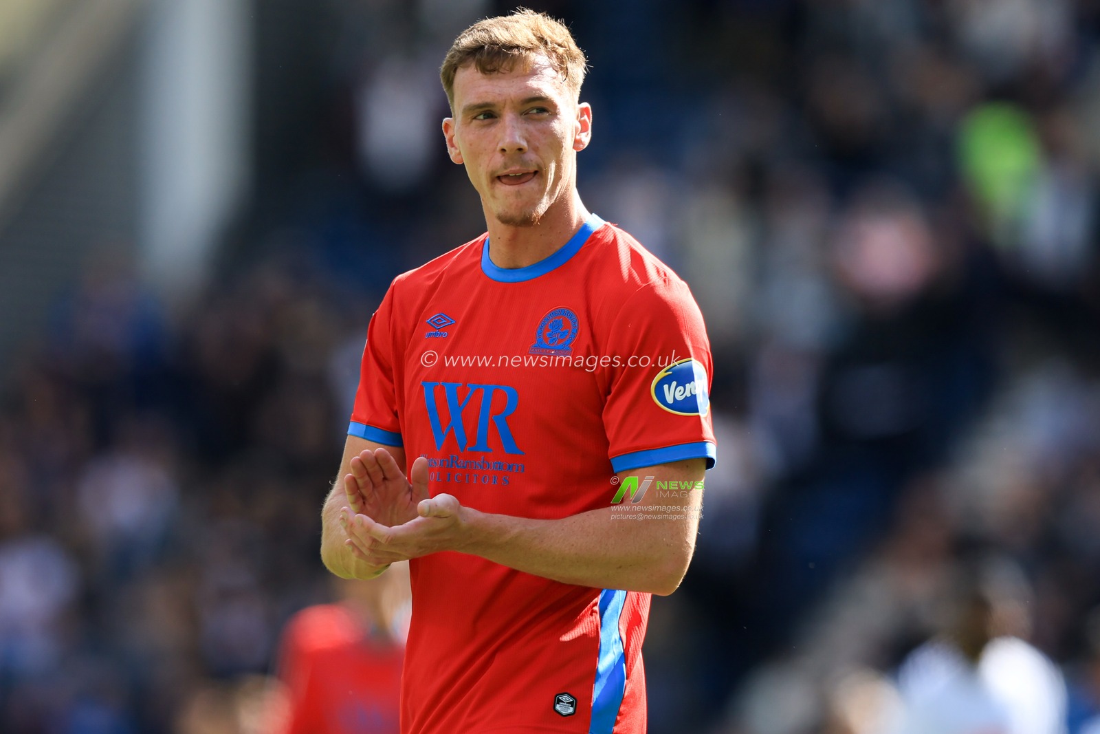 Hayden Carter of Blackburn Rovers claps fans at full time the Sky Bet Championship match Preston North End vs Blackburn Rovers at Deepdale, Preston, United Kingdom on 05 September 2026

(Photo by Jorge Horsted/News Images)