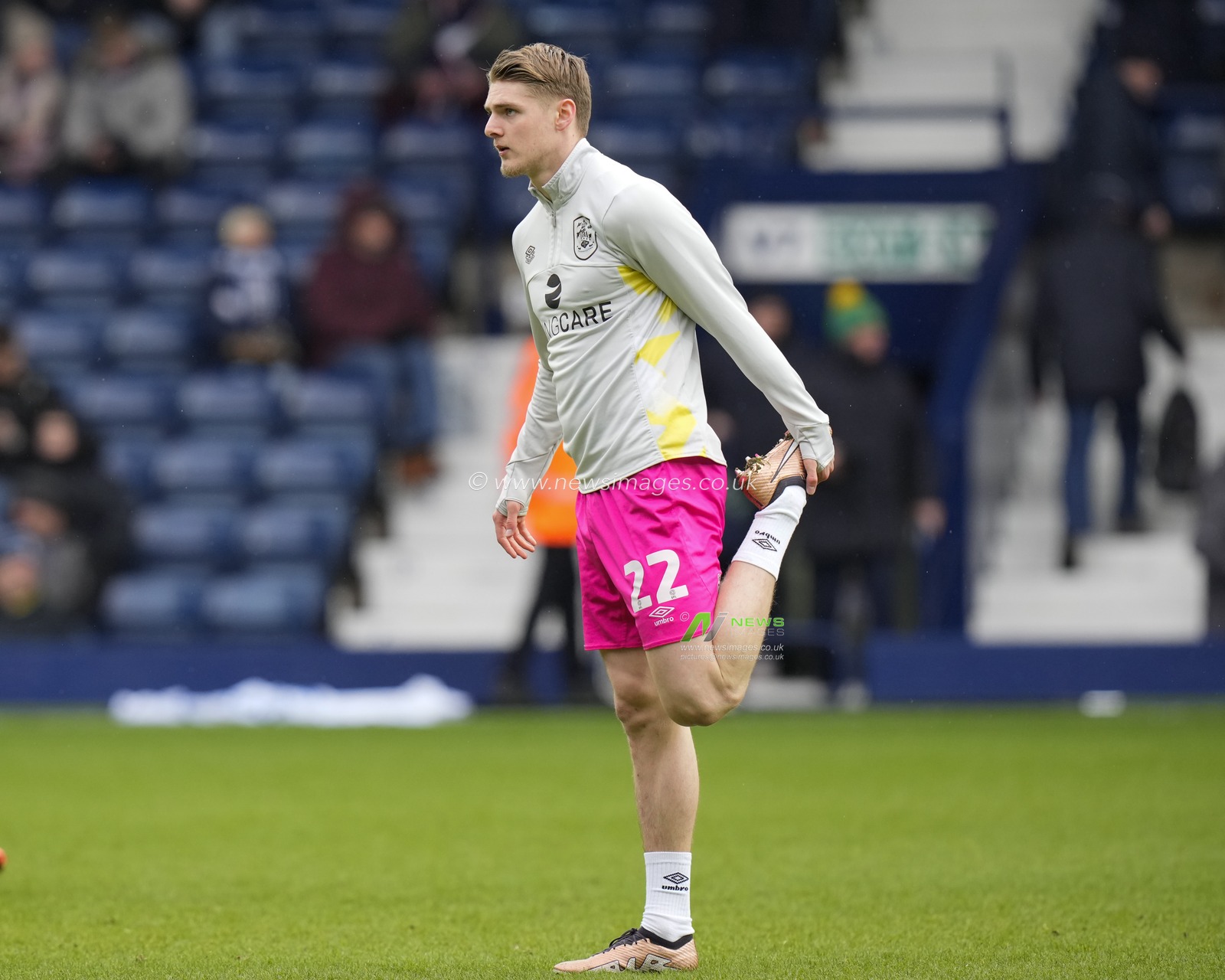 Jack Rudoni #22 of Huddersfield Town warms up before the Sky Bet Championship match West Bromwich Albion vs Huddersfield Town at The Hawthorns, West Bromwich, United Kingdom, 11th March 2023

(Photo by Steve Flynn/News Images)
