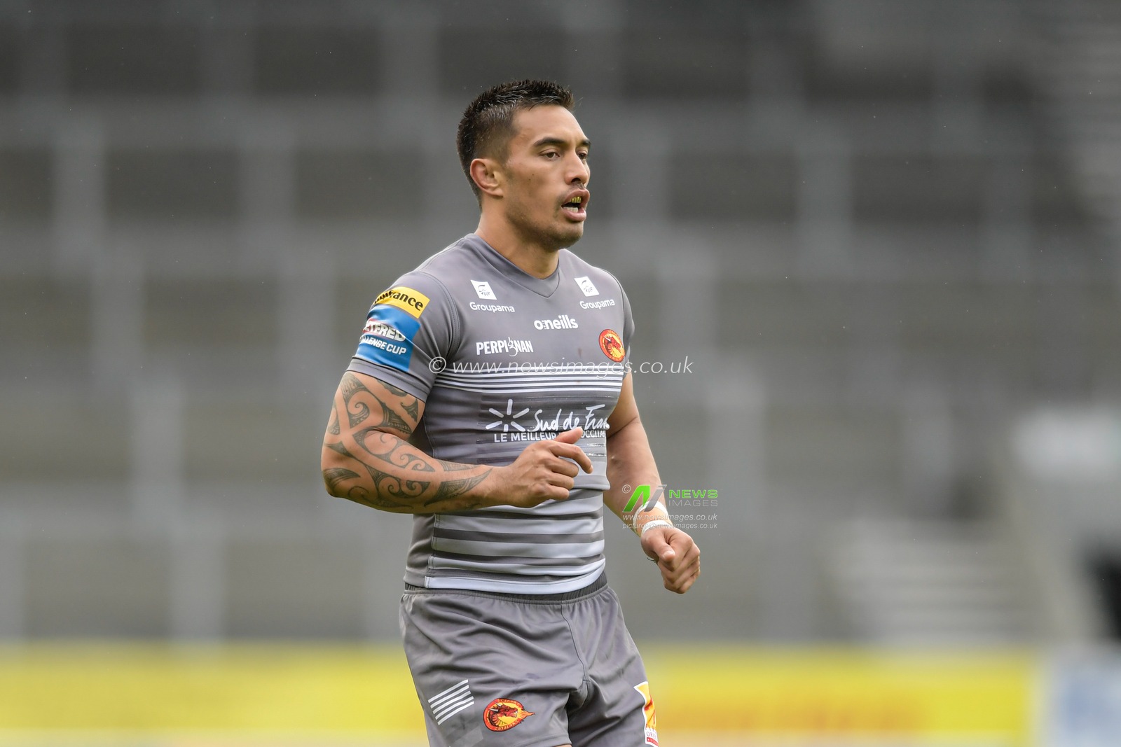 Dean Whare (4) of Catalans Dragons in action during the game