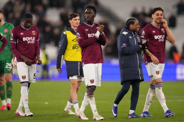 West Ham players at full time during the Premier League match West Ham United vs Manchester City at London Stadium, London, United Kingdom on 14 March 2026

(Photo by Harvey Murphy/News Images)