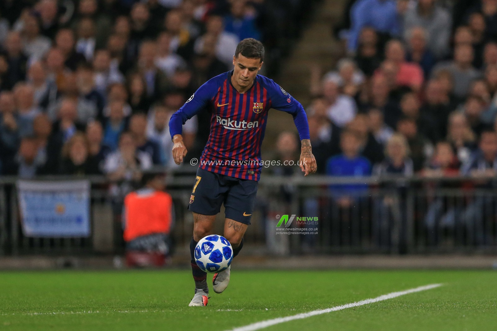 3rd October 2018, Wembley Stadium, London, England; UEFA Champions League, Tottenham v Barcelona ;Philippe Coutinho (07) of Barcelona with the ball 

Credit: Mark Cosgrove/News Images