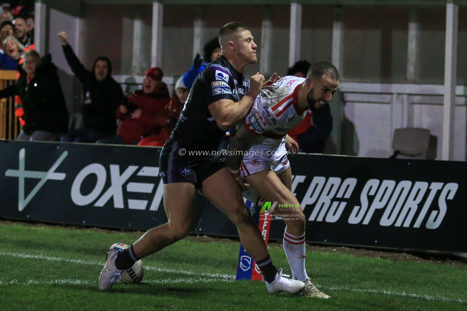 31st January 2020, KHull College Craven Park , Kingston upon Hull, England; Betfred Super League, Hull Kingston Rovers v Wakefield Trinity : Ben Crooks (2) of Hull KR scores in the second half