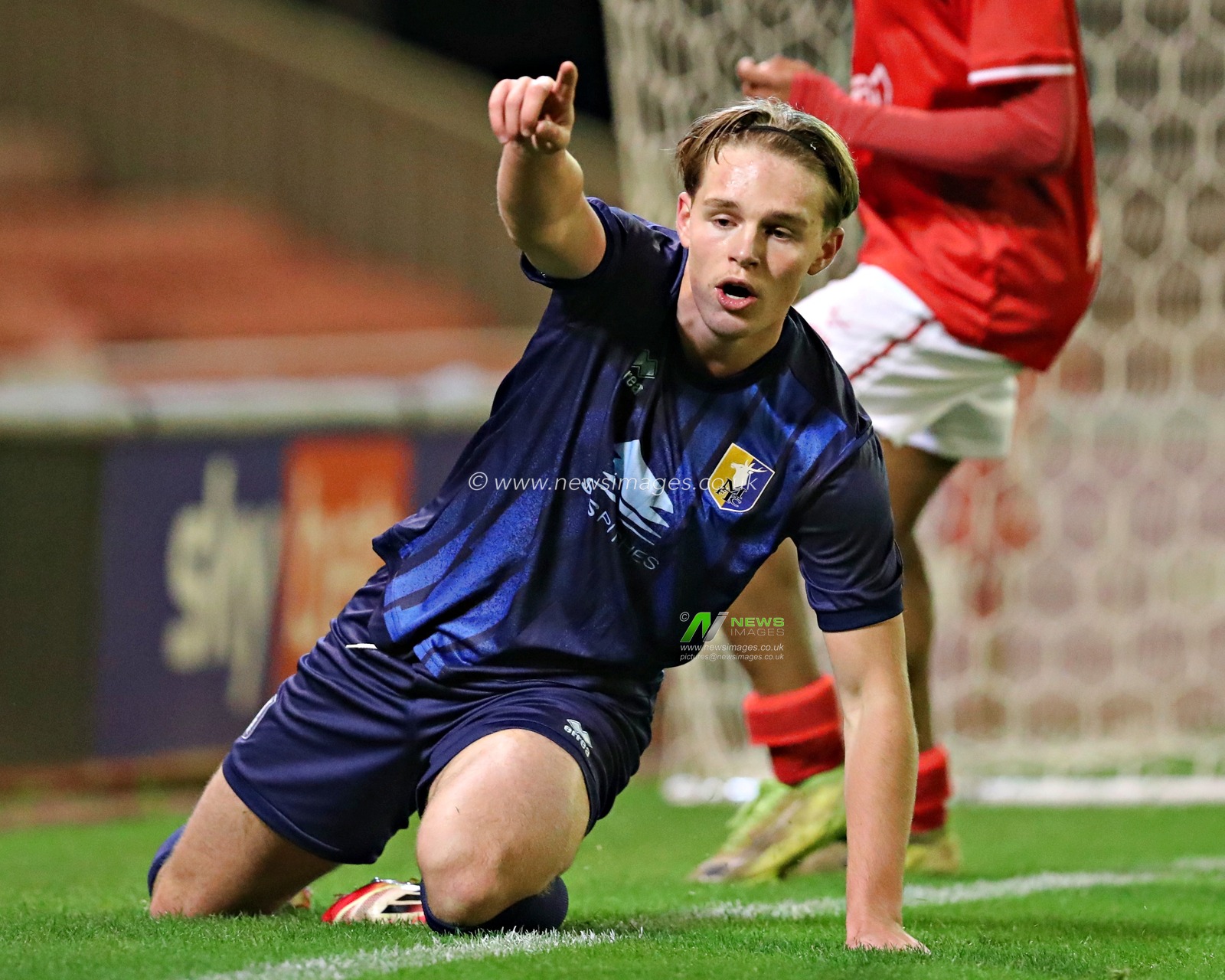 Harley Mott of Mansfield Town U18's during the FA Youth Cup U18’s round 2 match Barnsley vs Mansfield Town at Oakwell, Barnsley, United Kingdom, 17th November 2025(Photo by Sam Eaden/News Images)