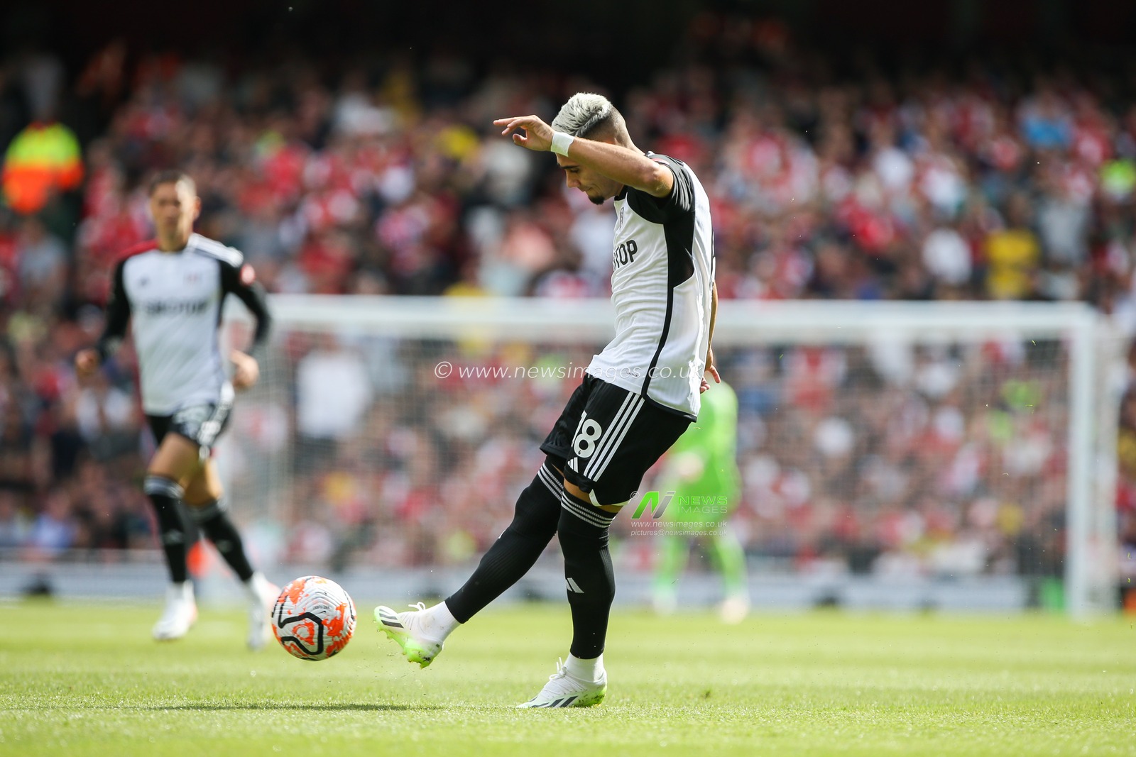 Andreas Pereira #18 of Fulham scores to make it 0-1 during the Premier League match Arsenal vs Fulham at Emirates Stadium, London, United Kingdom, 26th August 2023

(Photo by Arron Gent/News Images)