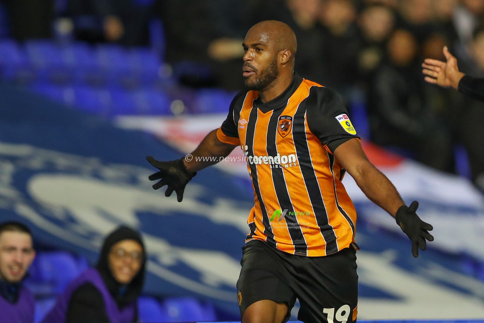 Ã“scar EstupiÃ±Ã¡n #19 of Hull City celebrates his goal to make it 0-1 during the Sky Bet Championship match Birmingham City vs Hull City at St Andrews, Birmingham, United Kingdom, 30th December 2022

(Photo by Gareth Evans/News Images)