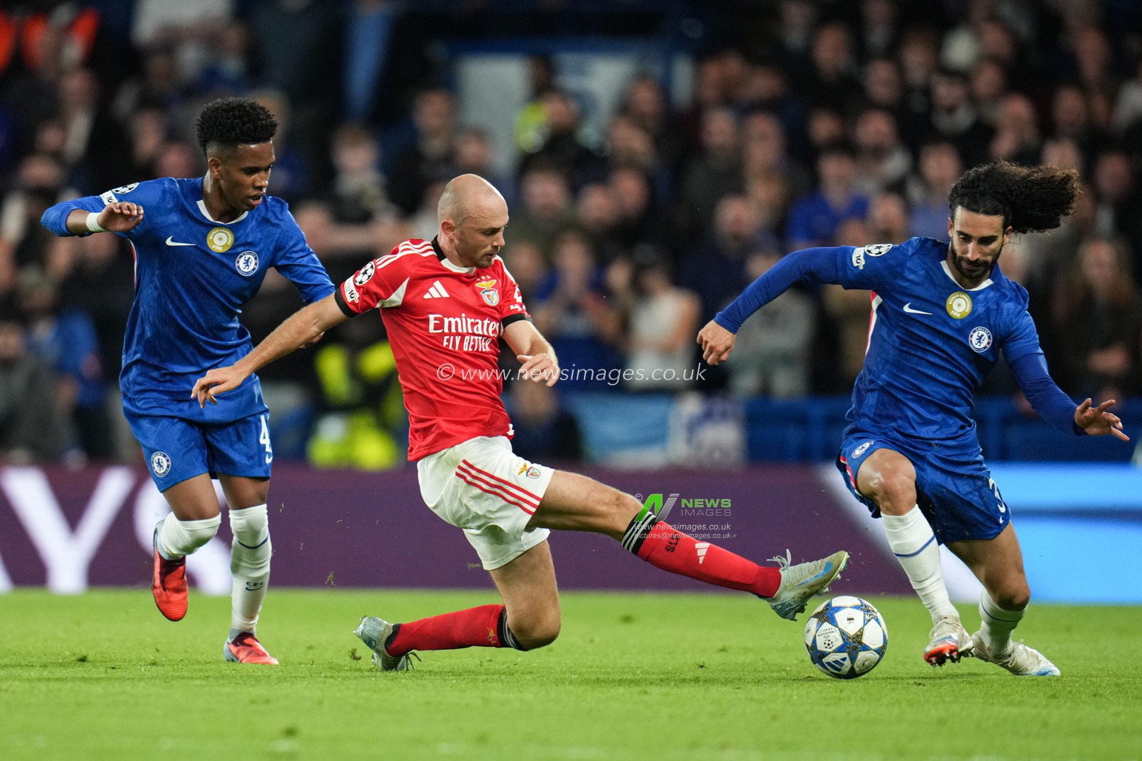 during the UEFA Champions League match Chelsea vs Benfica at Stamford Bridge, London, United Kingdom, 30th September 2025

(Photo by Harvey Murphy/News Images)