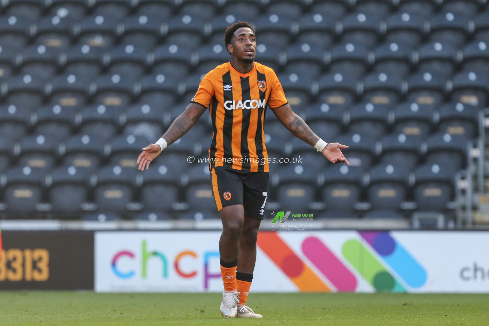 Mallik Wilks (7) of Hull City appeals to the referee