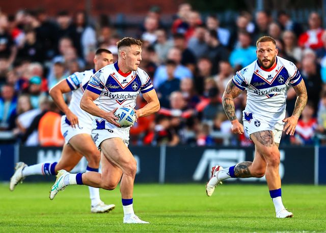 Jake Trueman of Wakefield Trinity breaks with the ball during the Betfred Super League round 21 match Wakefield Trinity vs St Helens at DIY Kitchens Stadium, Wakefield, United Kingdom, 8th August 2025

(Photo by Richard Bierton/News Images)
