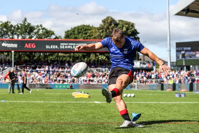 Leon Hayes of Warrington Wolves in the pre-game warm up during the Betfred Super League round 26 match Wakefield Trinity vs Warrington Wolves at DIY Kitchens Stadium, Wakefield, United Kingdom on 05 September 2026

(Photo by Alfie Cosgrove/News Images)