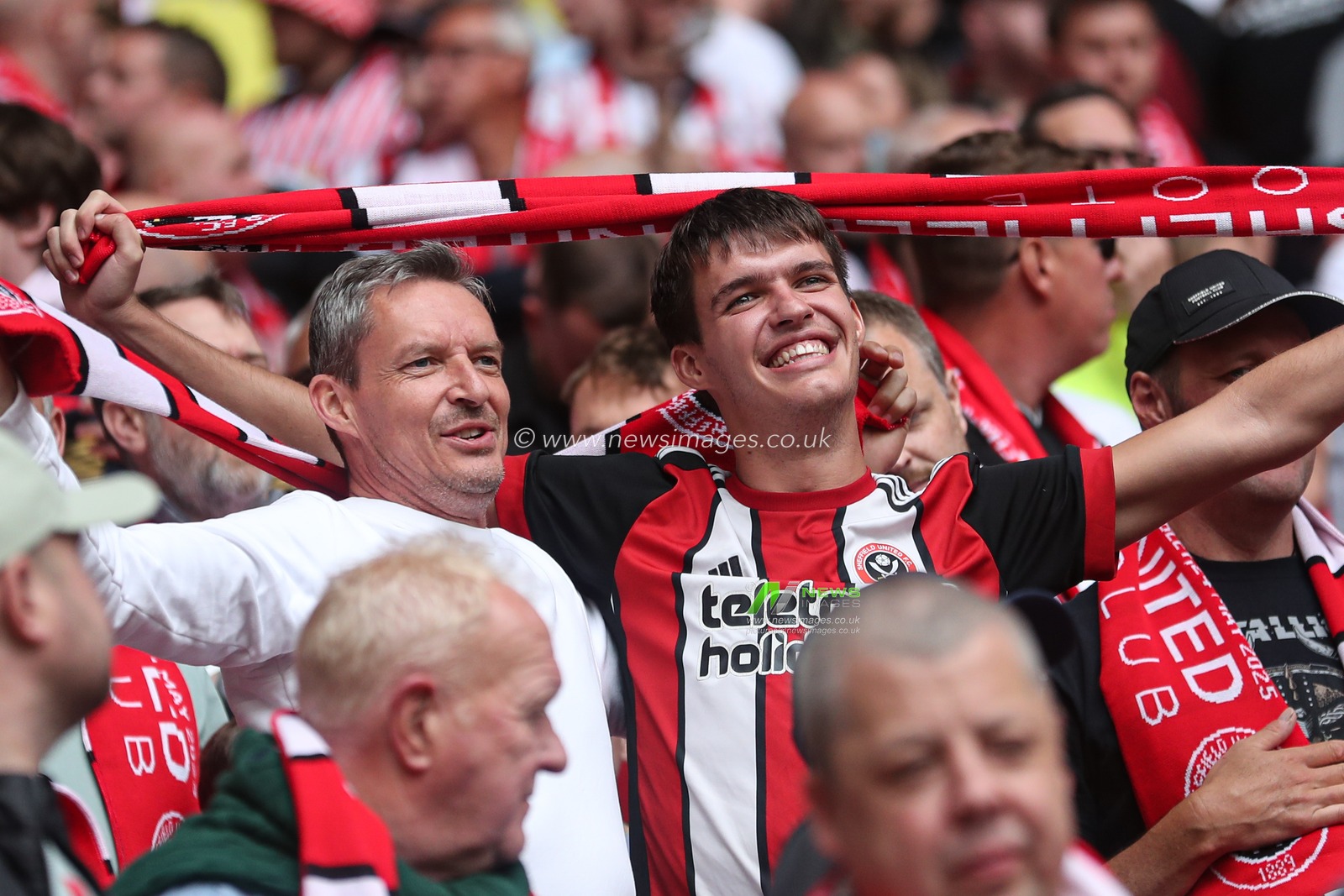 Sheffield United fans during the Sky Bet Championship Playoff Final match Sheffield United vs Sunderland at Wembley Stadium, London, United Kingdom, 24th May 2025

(Photo by Izzy Poles/News Images)