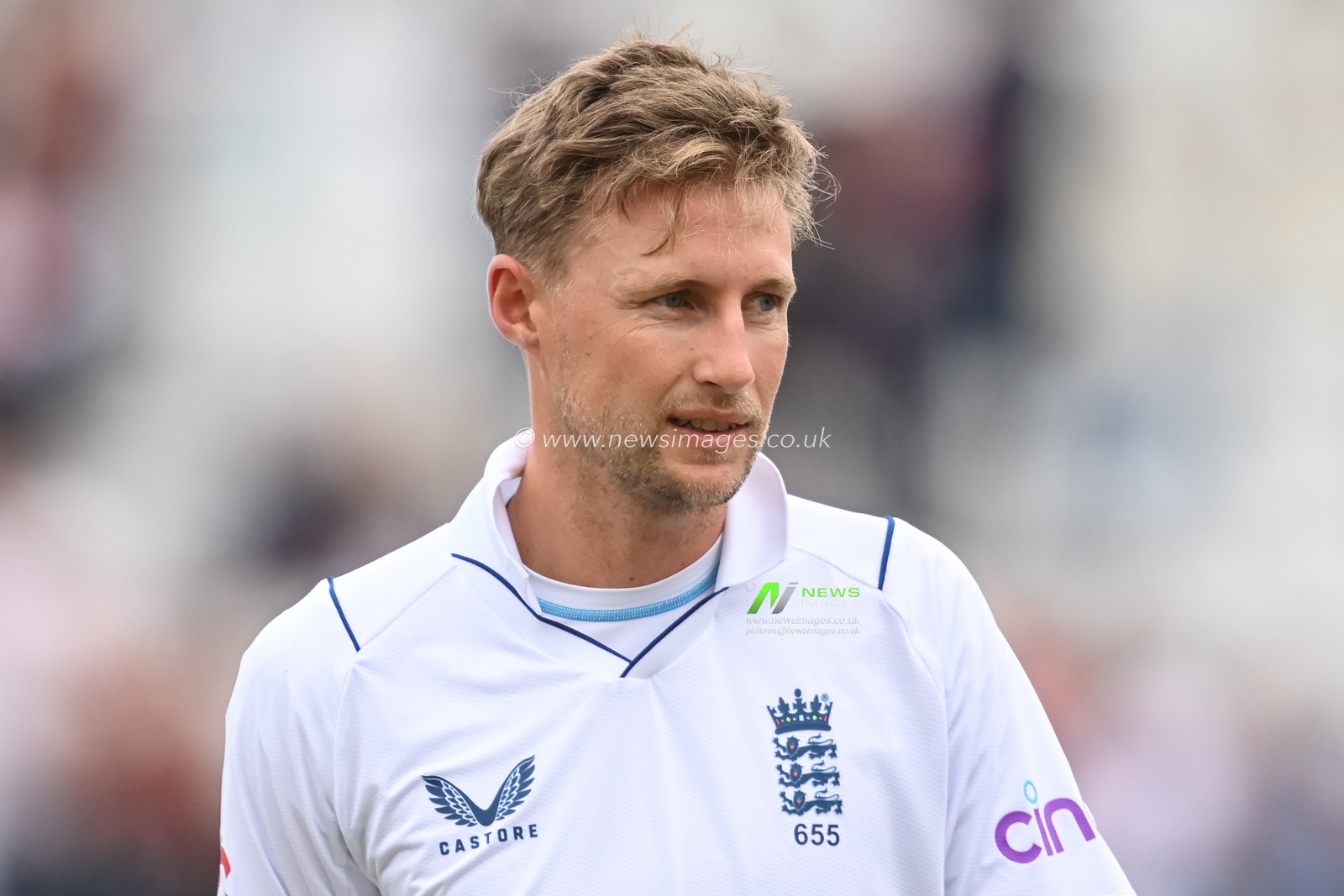 Joe Root of England is dismissed by Trent Boult of New Zealand on 176 runs