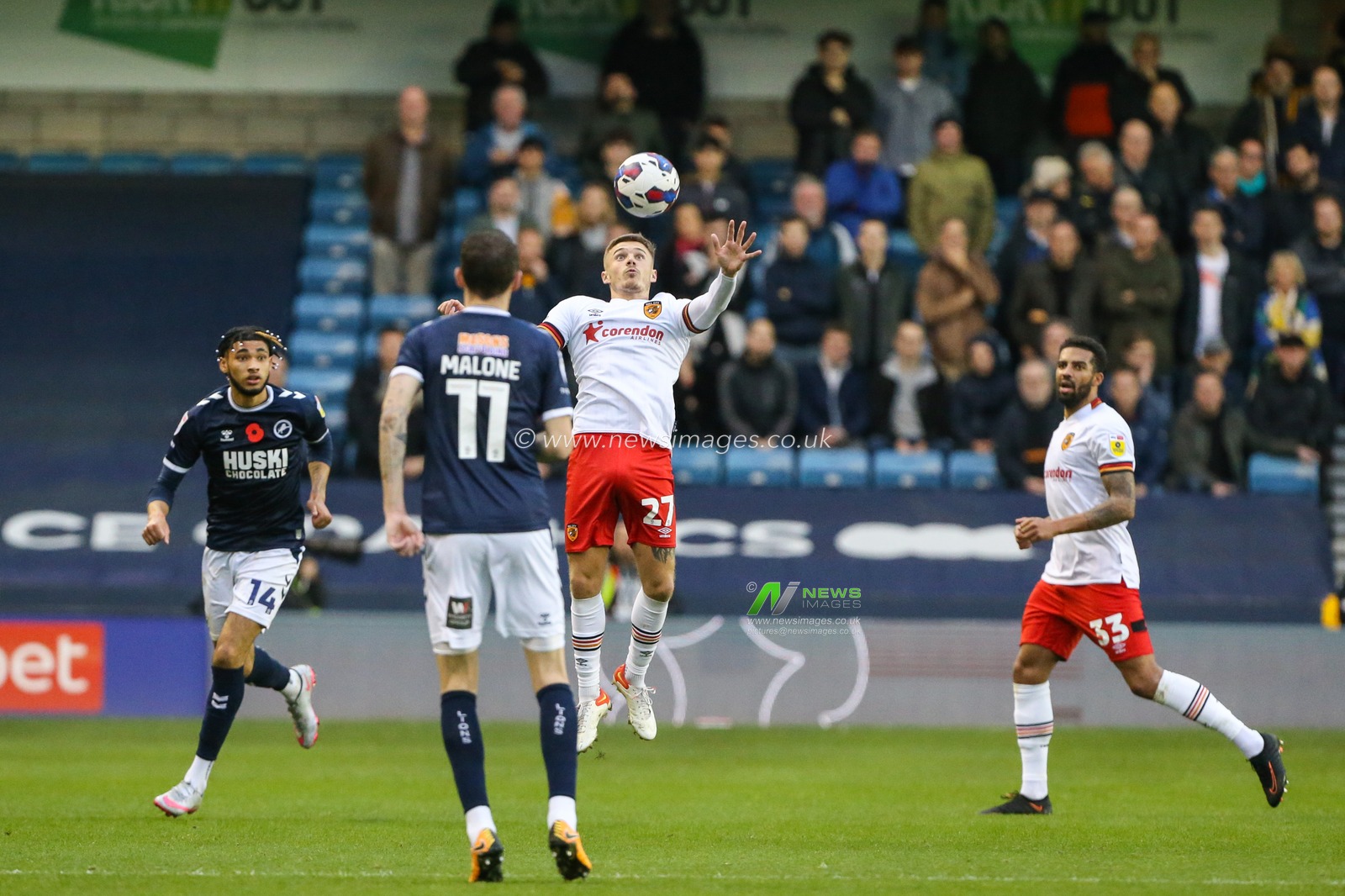 Regan Slater #27 of Hull City controls the ball during the Sky Bet Championship match Millwall vs Hull City at The Den, London, United Kingdom, 5th November 2022

(Photo by Arron Gent/News Images)