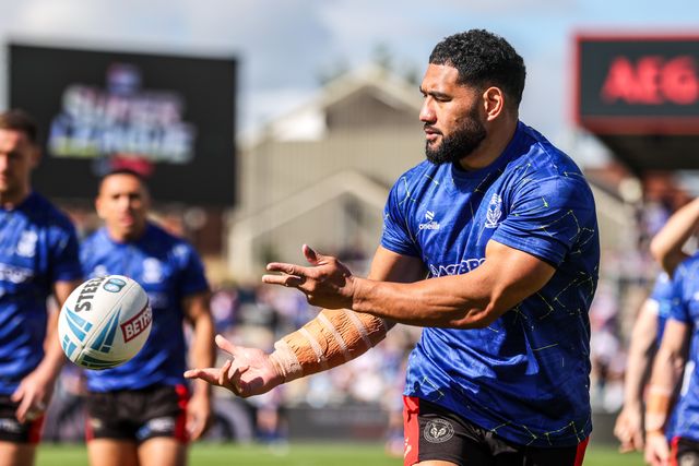 Kelepi Tanginoa of Warrington Wolves in the pre-game warm up during the Betfred Super League round 26 match Wakefield Trinity vs Warrington Wolves at DIY Kitchens Stadium, Wakefield, United Kingdom on 05 September 2026

(Photo by Alfie Cosgrove/News Images)