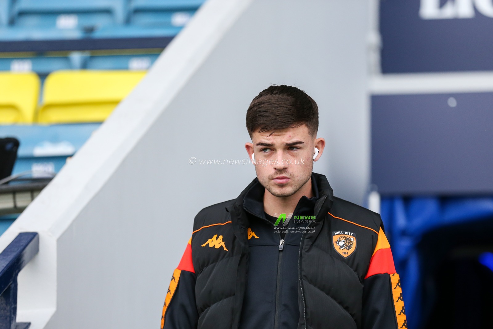 James Furlong #25 of Hull City arriving during the Sky Bet Championship match Millwall vs Hull City at The Den, London, United Kingdom, 7th October 2023

(Photo by Arron Gent/News Images)