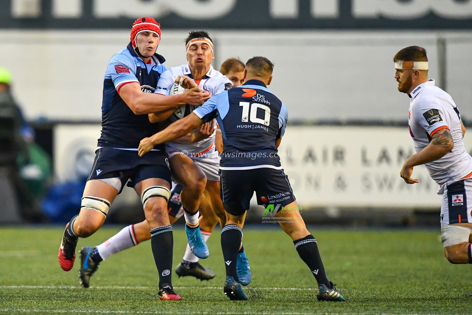 5th October 2019, Cardiff Arms Park, Cardiff, Wales; Guinness PRO14, Cardiff Blues v Edinburgh Rugby : Damien Hoyland of Edinburgh Rugby \is tackles by Seb Davies of Cardiff Blues


Credit: Craig Thomas/News Images