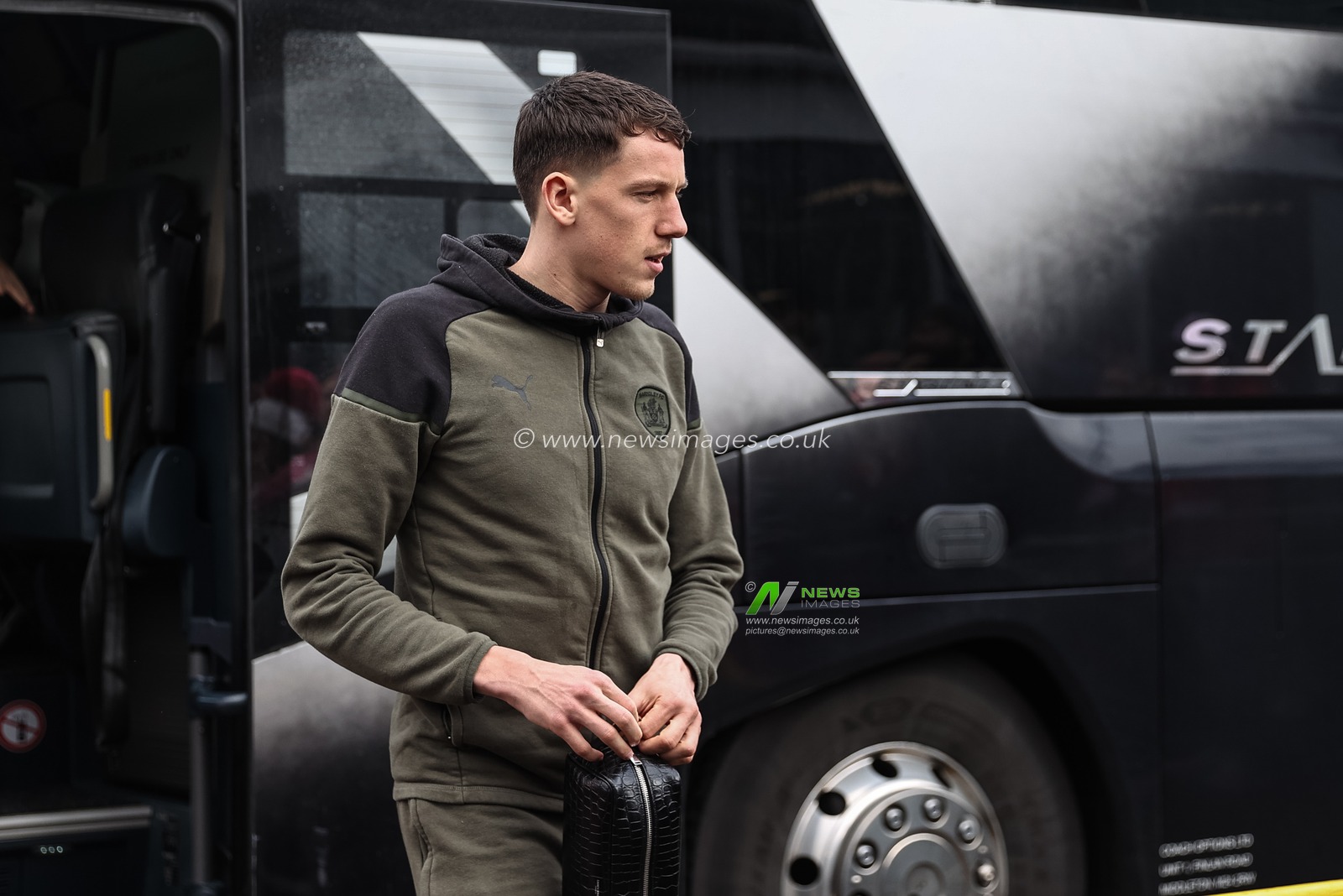MaÃ«l de Gevigney of Barnsley arrives during the Sky Bet League 1 match Wycombe Wanderers vs Barnsley at Adams Park, High Wycombe, United Kingdom, 2nd March 2024

(Photo by Mark Cosgrove/News Images)