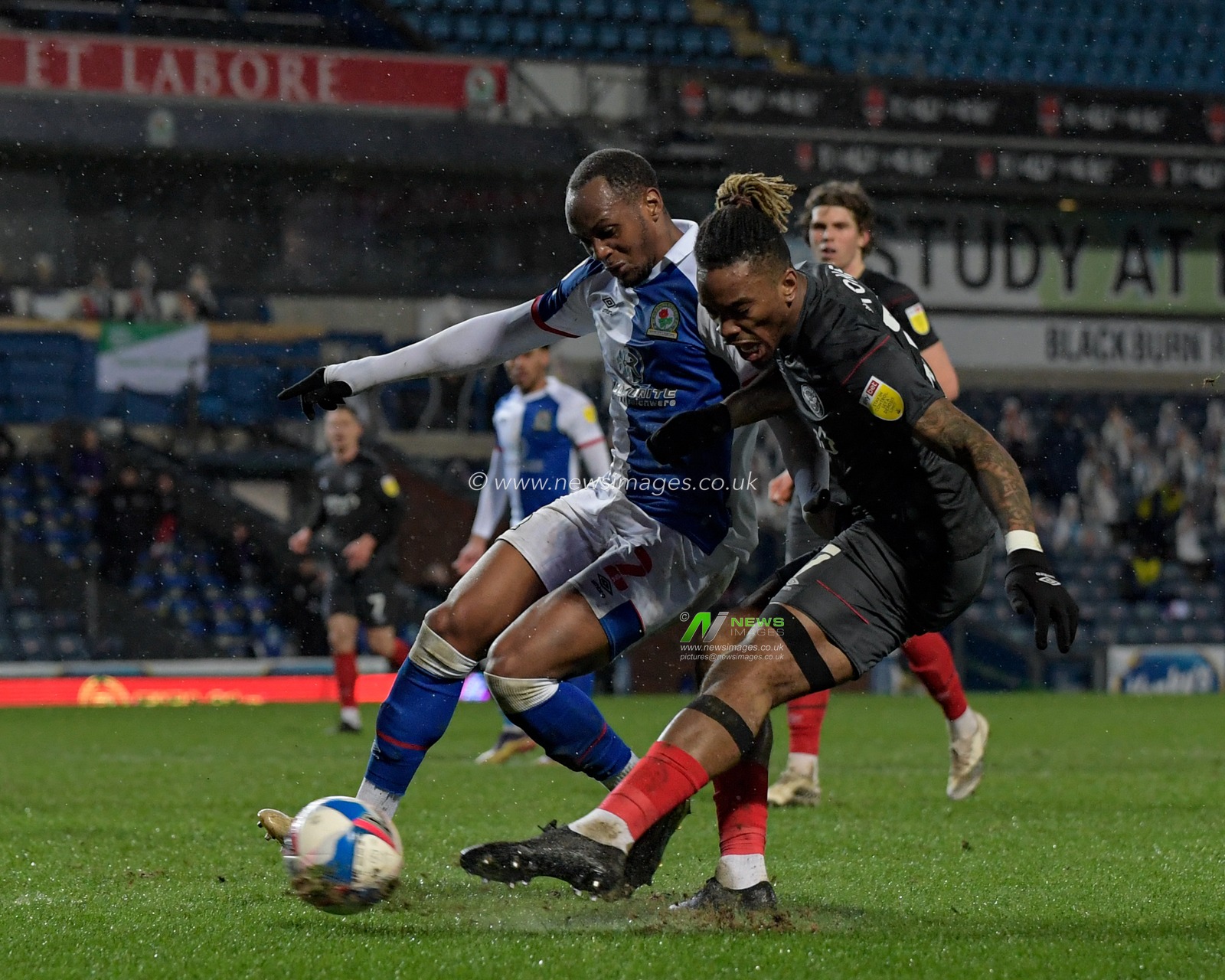 Ivan Toney #17 of Brentford has a shot at goal
