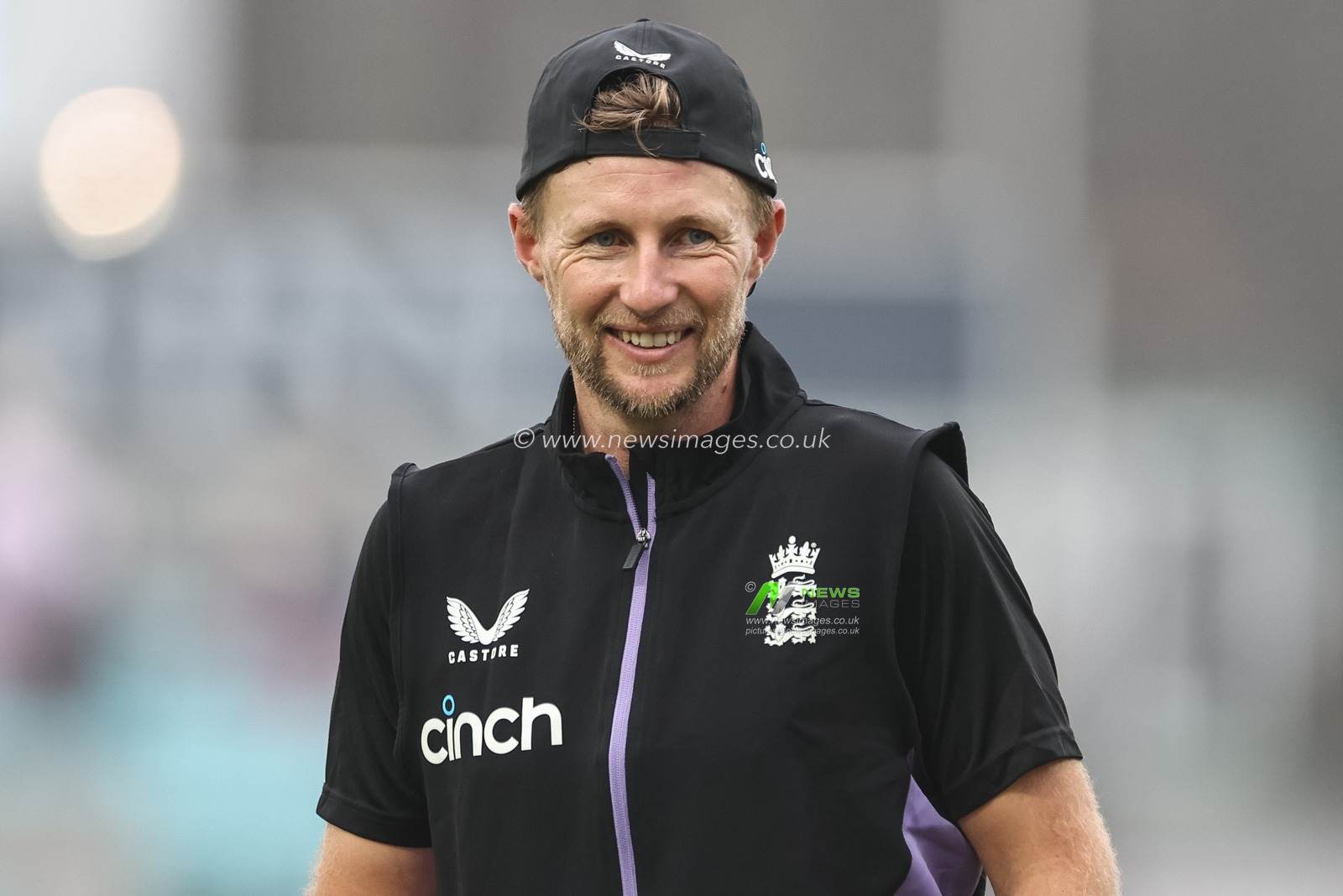 Joe Root of England in the pre-game warm up session during the 3rd Rothesay Test Match Day One England v Sri Lanka at The Kia Oval, London, United Kingdom, 6th September 2024

(Photo by Mark Cosgrove/News Images)