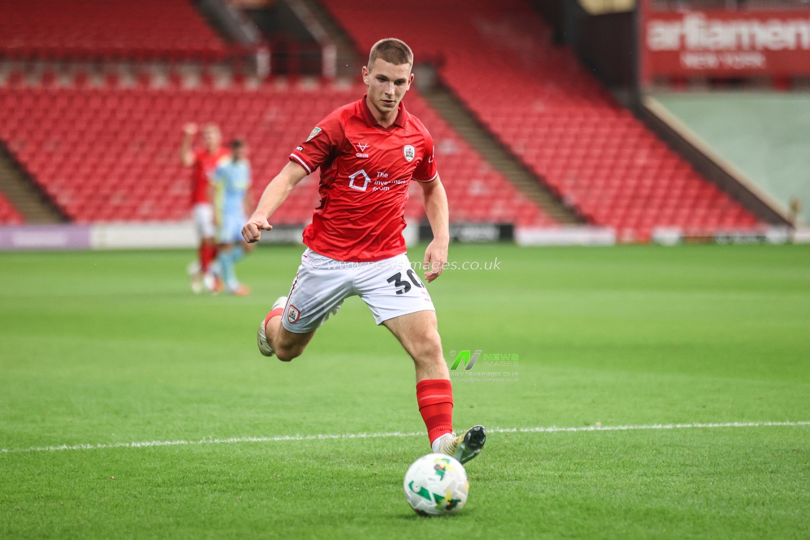 Jonathan Bland of Barnsley during the Carabao Cup match Barnsley vs Fleetwood Town at Oakwell, Barnsley, United Kingdom, 13th August 2025

(Photo by Alfie Cosgrove/News Images)