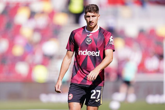 Vitaly Janelt of Brentford warming up ahead of the Premier League match Brentford vs Sunderland at GTECH Community Stadium, London, United Kingdom on 05 September 2026

(Photo by Harvey Murphy/News Images)