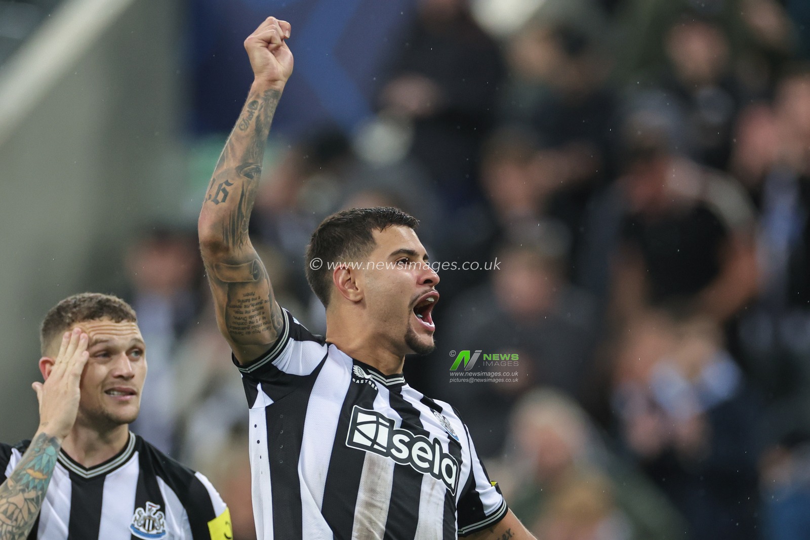 Bruno GuimarÃ£es #39 of Newcastle United celebrates his teams win after the UEFA Champions League match Newcastle United vs Paris Saint-Germain at St. James's Park, Newcastle, United Kingdom, 4th October 2023

(Photo by Mark Cosgrove/News Images)