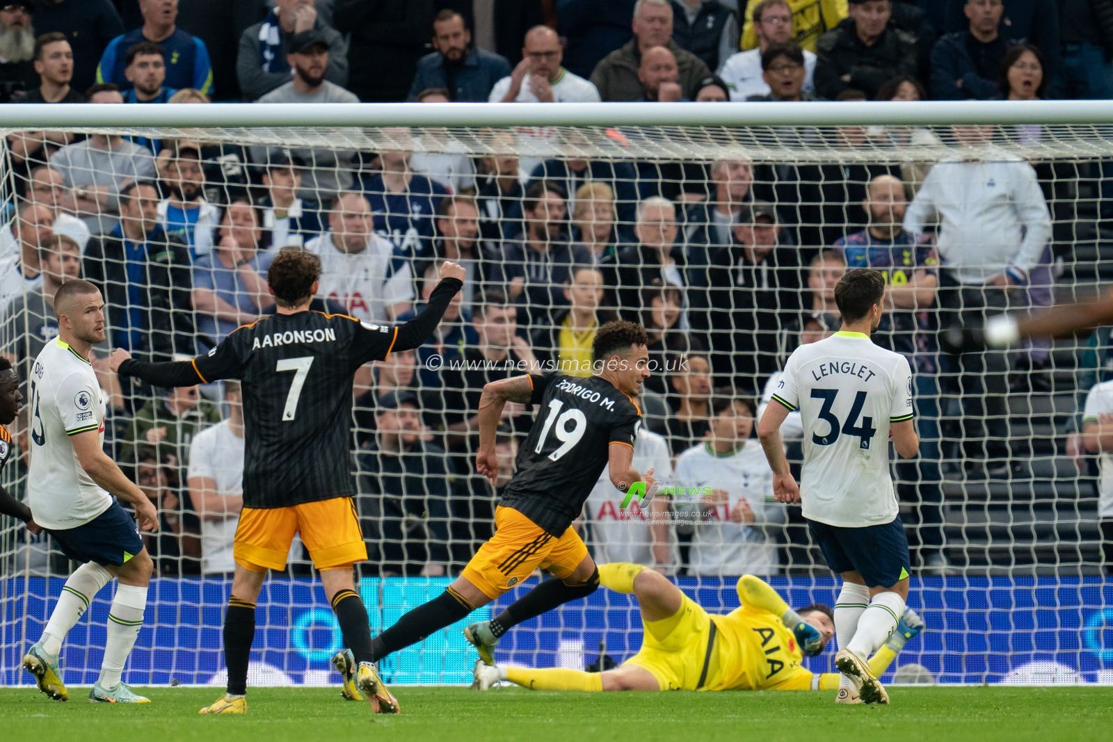 Rodrigo Moreno #19 of Leeds United scores a goal during the Premier League match Tottenham Hotspur vs Leeds United at Tottenham Hotspur Stadium, London, United Kingdom, 12th November 2022

(Photo by Richard Washbrooke/News Images)