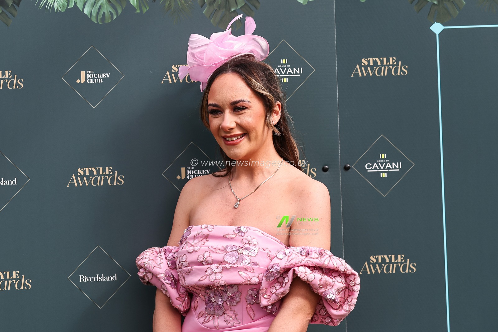 Racegoers arrive on ladies day during the The Randox Grand National 2024 Ladies Day at Aintree Racecourse, Liverpool, United Kingdom, 12th April 2024

(Photo by Mark Cosgrove/News Images)