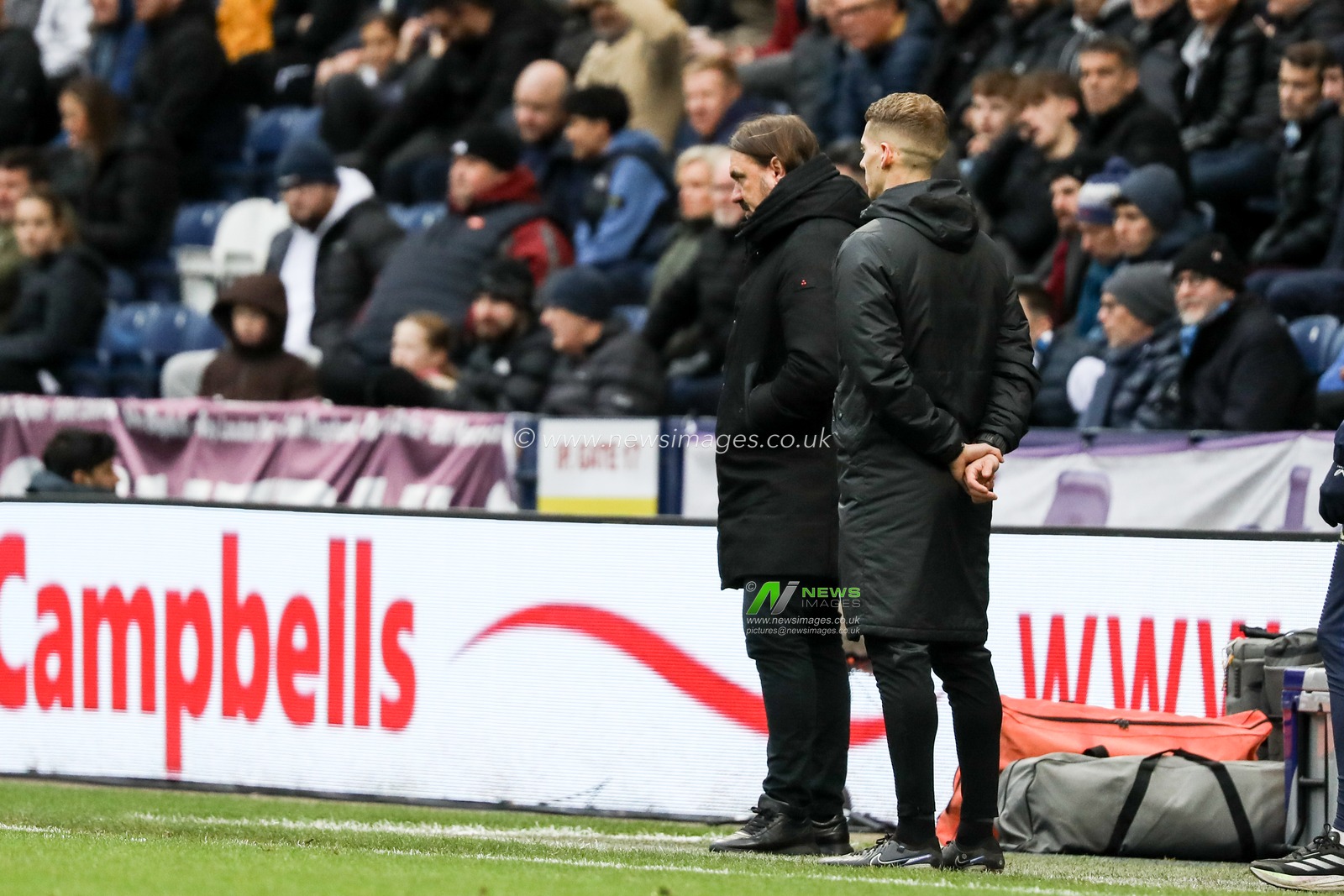 Daniel Farke Manager of Leeds United during the Sky Bet Championship match Preston North End vs Leeds United at Deepdale, Preston, United Kingdom, 14th December 2024

(Photo by Jorge Horsted/News Images)