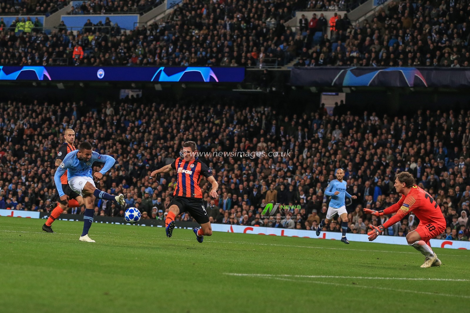 7th November 2018, Etihad Stadium, London, England; UEFA Champions League, Manchester City v Shakhtar Donetsk ; Gabriel Jesus (33) of Manchester City shoots on goal and its deflected 


Credit: Mark Cosgrove/News Images
