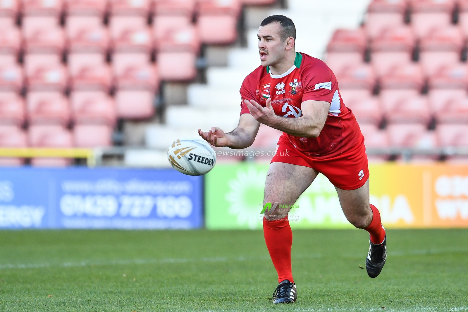 11th November 2018 , Racecourse Ground,  Wrexham, Wales ;  Rugby League World Cup Qualifier,Wales v Ireland ; Steve Parry of Wales in action


Credit:   Craig Thomas/News Images
