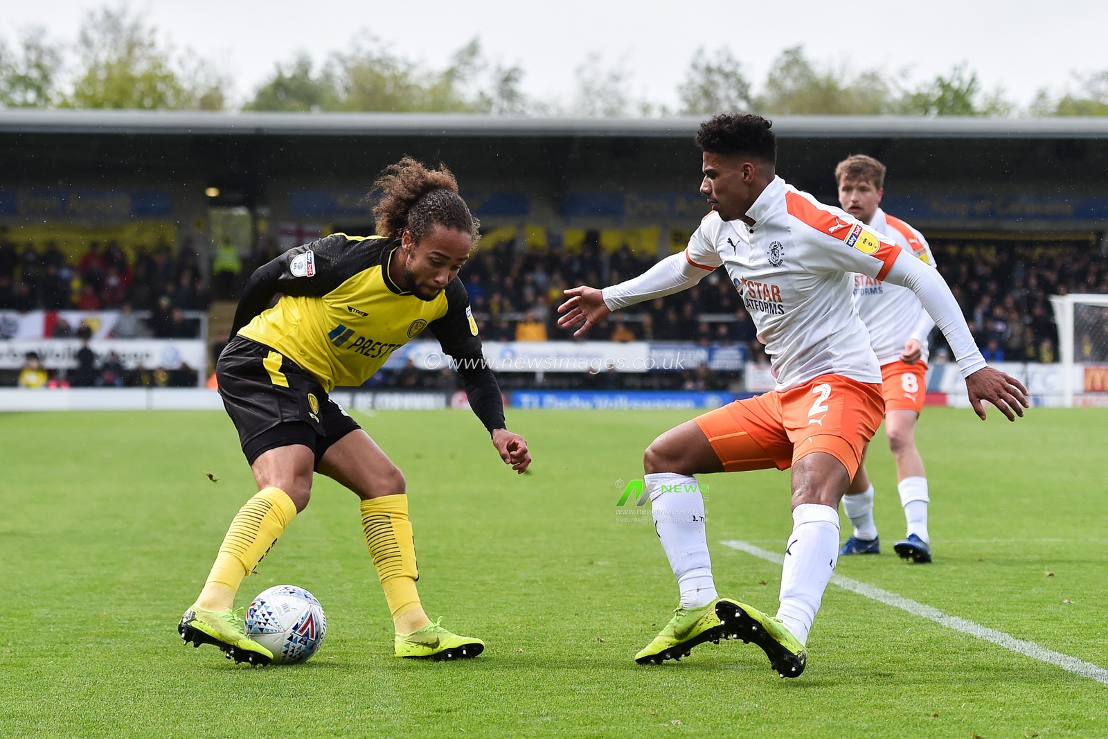27th April 2019, Pirelli Stadium, Burton upon Trent, England; Sky Bet League One, Burton Albion vs Luton Town ; Marcus Harness (16) of Burton Albion battles with James Justin (2) of Luton Town 


Credit: Jon Hobley/News Images

English Football League images are subject to DataCo Licence