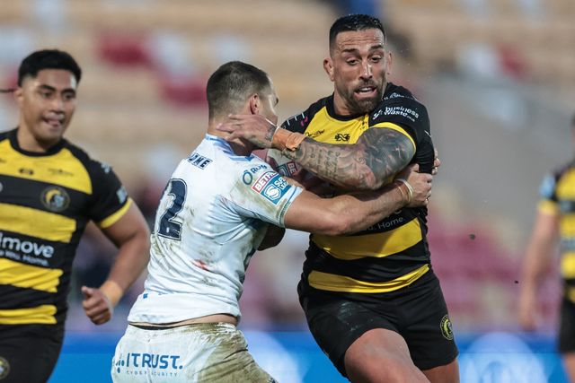 Paul Vaughan of York Knights hands off Mathieu Jussaume of Toulouse Olympique during the Betfred Super League round 9 match York Knights vs Toulouse at LNER Community Stadium, York, United Kingdom on 23 April 2026

(Photo by Mark Cosgrove/News Images)