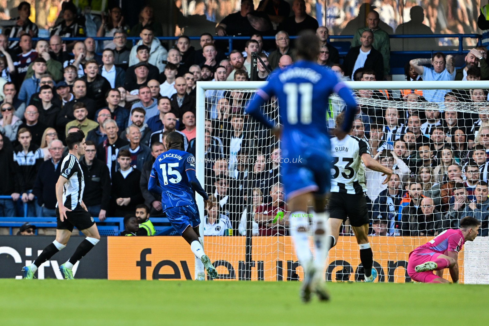 Nicolas Jackson of Chelsea scores a goal to make it 1-0 during the Premier League match Chelsea vs Newcastle United at Stamford Bridge, London, United Kingdom, 27th October 2024

(Photo by Cody Froggatt/News Images)
