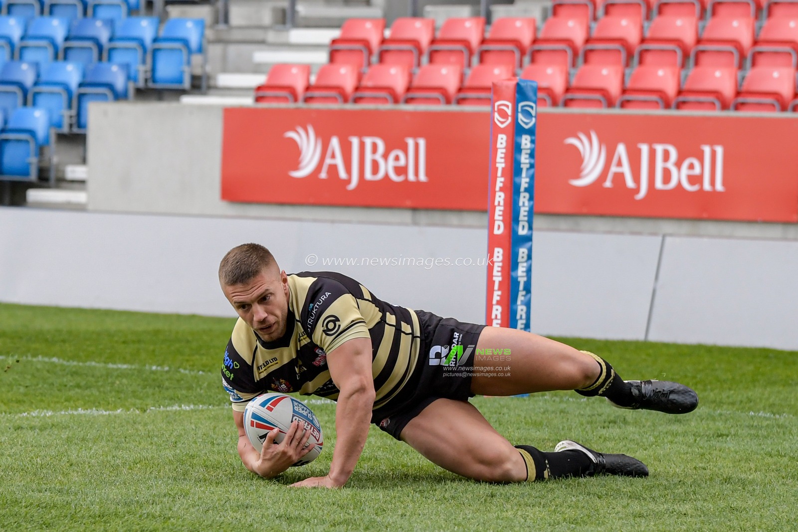 Matty Russell (2) of Leigh Centurions goes over for a try to make it 0-4