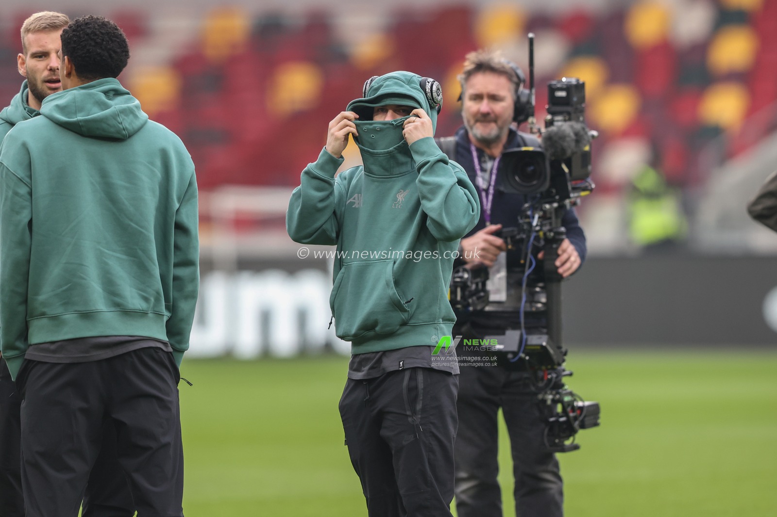Harvey Elliott of Liverpool arrives during the Premier League match Brentford vs Liverpool at The Gtech Community Stadium, London, United Kingdom, 18th January 2025

(Photo by Alfie Cosgrove/News Images)