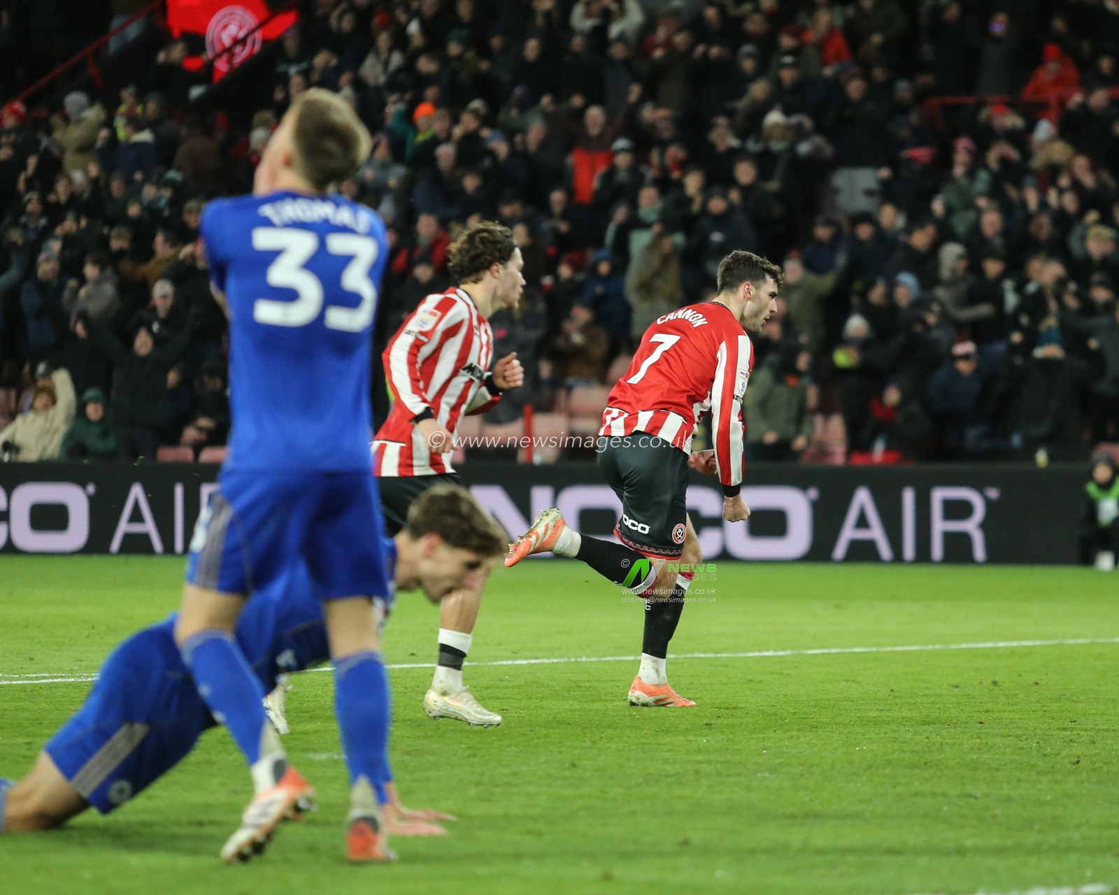 Thomas Cannon of Sheffield United celebrates his goal to make it 2-0 during the Sky Bet Championship match Sheffield United vs Leicester City at Bramall Lane, Sheffield, United Kingdom, 1st January 2026

(Photo by Richard Bierton/News Images)

*** GER AUT SUI OUT ***