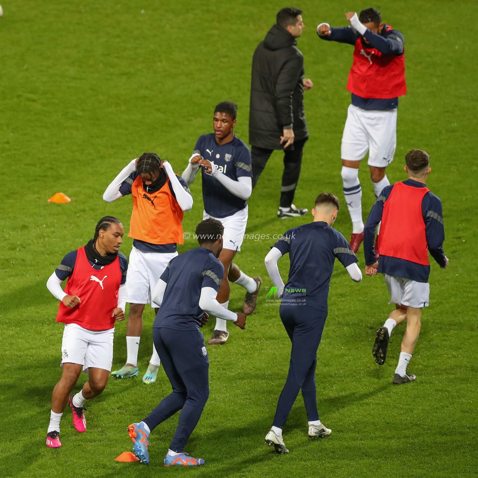 West Bromwich Albion players during the pre-game warm up ahead of the Premier League 2 U23 match West Bromwich Albion U23 vs Aston Villa U23 at The Hawthorns, West Bromwich, United Kingdom, 27th January 2023

(Photo by Gareth Evans/News Images)